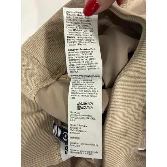 SPANX AirPique Skort Ashwood Beige White Piping NWT Large - Picture 9 of 10